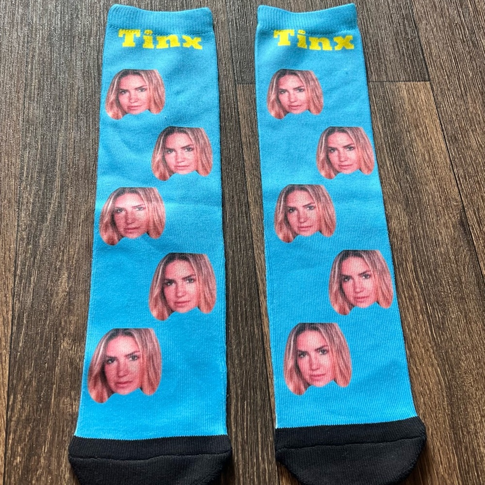 @itsmetinx face socks - Picture 3 of 4
